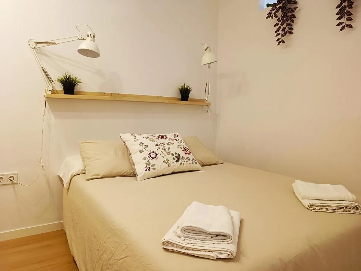 Lim21 - Bonito Apartamento En El Centro De Torremolinos Y A 10 Minutos De La Playa 0*,  Spain