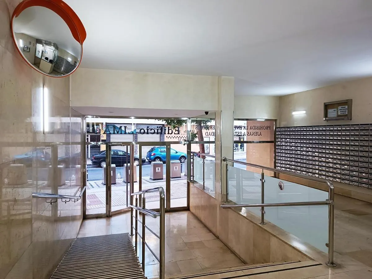 Lim21 - Bonito Apartamento En El Centro De Torremolinos Y A 10 Minutos De La Playa 0*,  Spain